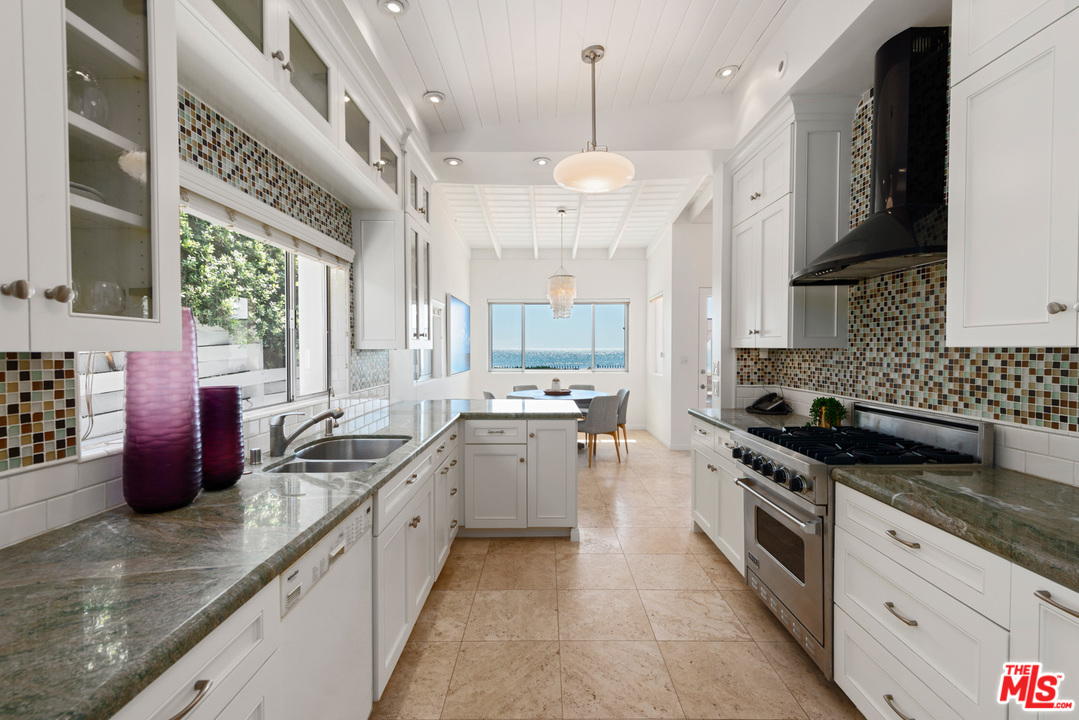 31336 Broad Beach Road Malibu, CA 90265 - Photo 12 of 37 Gallery Image 12