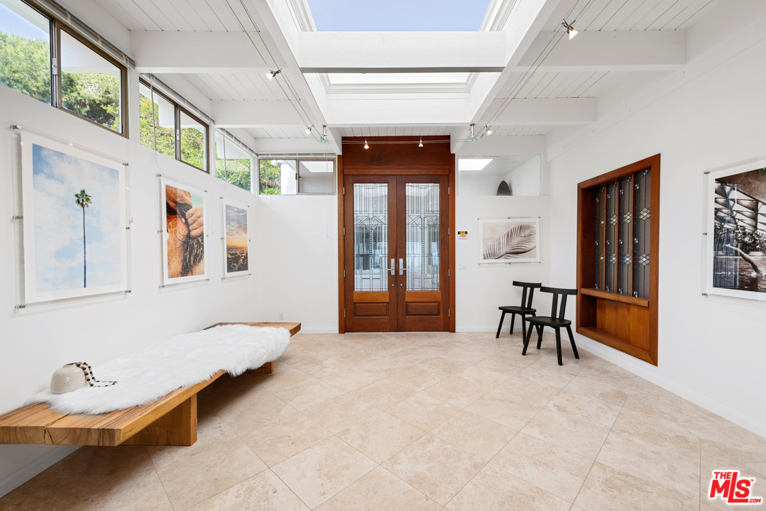 31336 Broad Beach Road Malibu, CA 90265 - Photo 4 of 37 Gallery Image 4