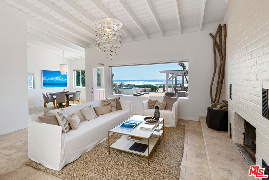 31336 Broad Beach Road Malibu, CA 90265 - Photo 6 of 37 Gallery Image 6