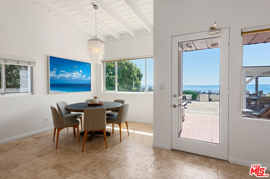 31336 Broad Beach Road Malibu, CA 90265 - Photo 8 of 37 Gallery Image 8