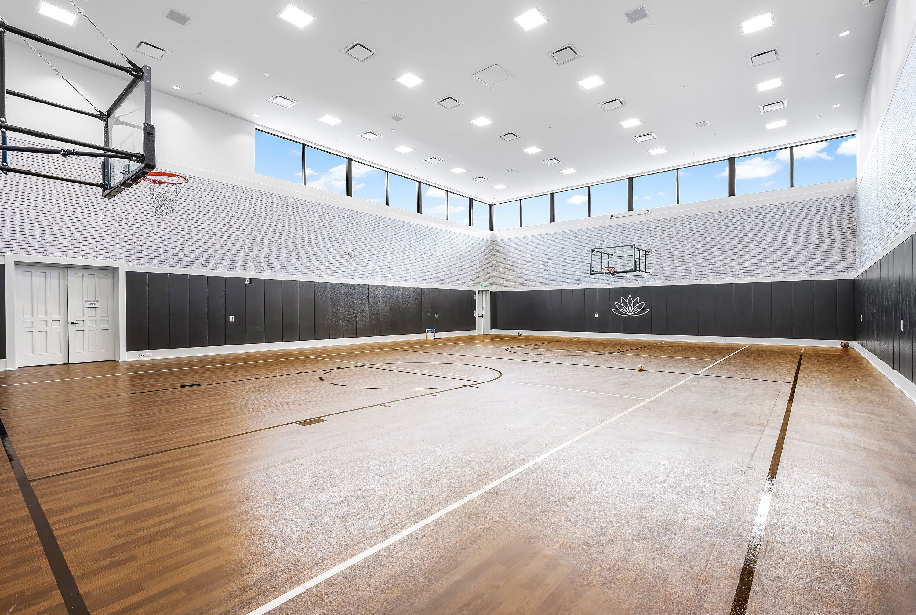 20197 Castle Stuart Avenue Boca Raton, FL 33434 - Photo 33 of 43 a view of a large room