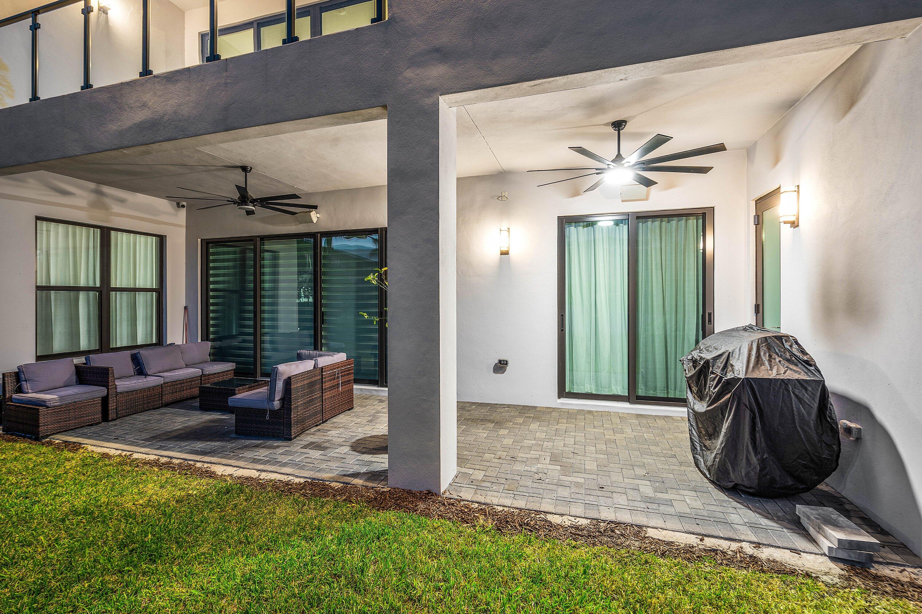 20197 Castle Stuart Avenue Boca Raton, FL 33434 - Photo 10 of 43 a living room with furniture