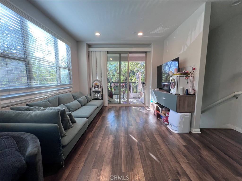 136 Neptune Irvine, CA 92618 - Photo 6 of 17