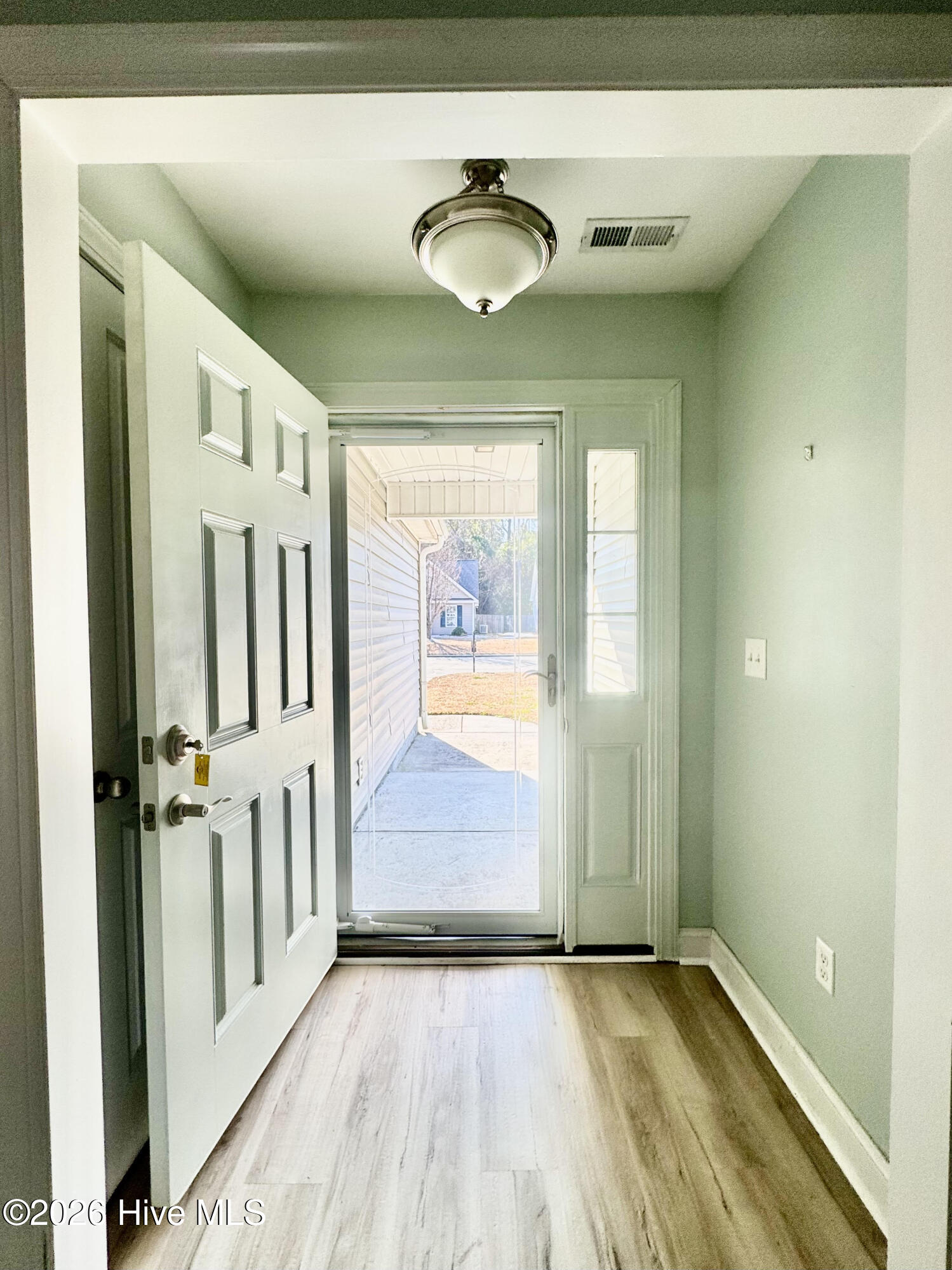 109 Lynden Lane New Bern, NC 28560 - Photo 3 of 40 unnamed (24)