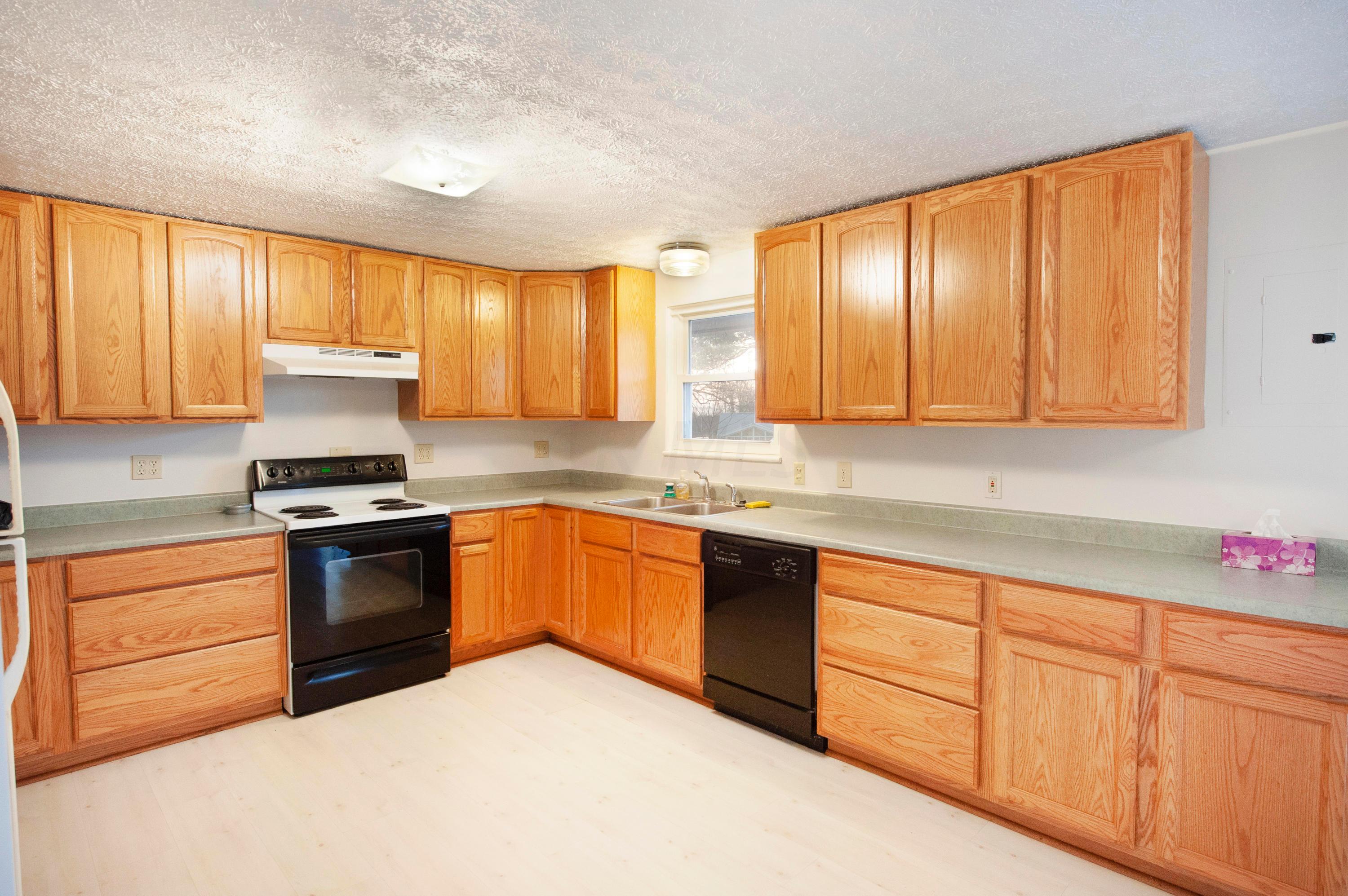 1697 Rosehill Road Reynoldsburg, OH 43068 - Photo 6 of 25