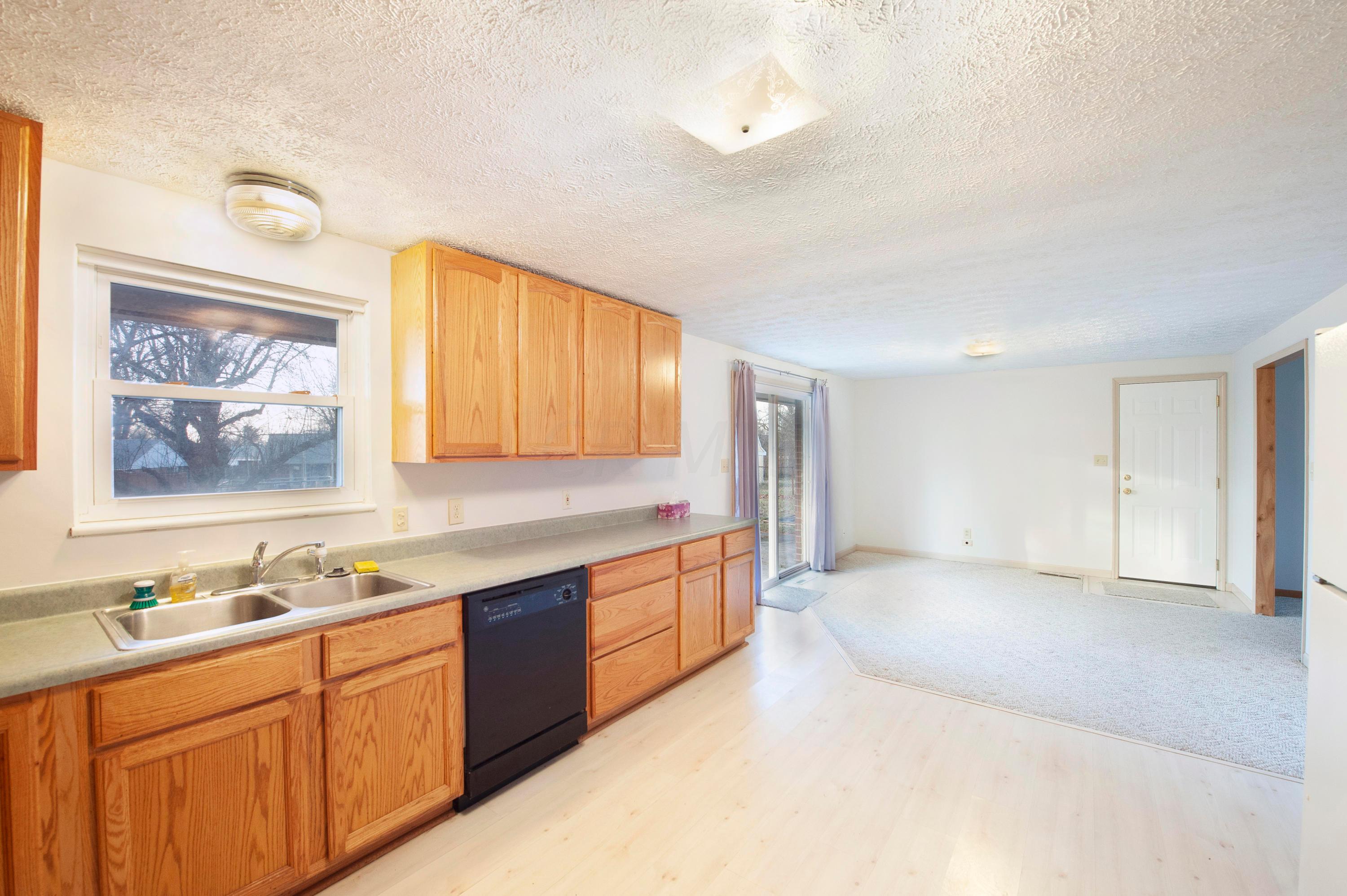 1697 Rosehill Road Reynoldsburg, OH 43068 - Photo 7 of 25