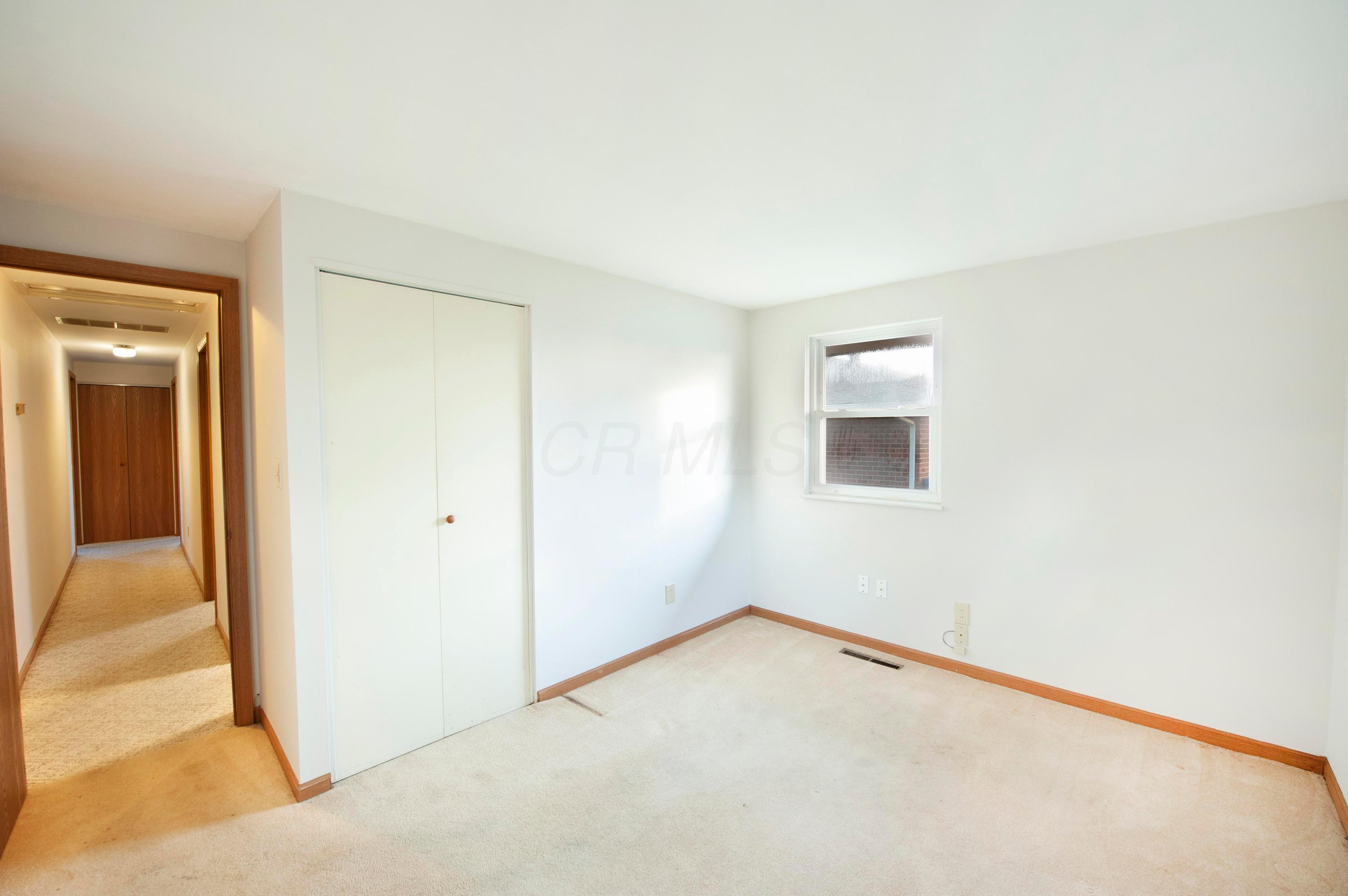 1697 Rosehill Road Reynoldsburg, OH 43068 - Photo 8 of 25