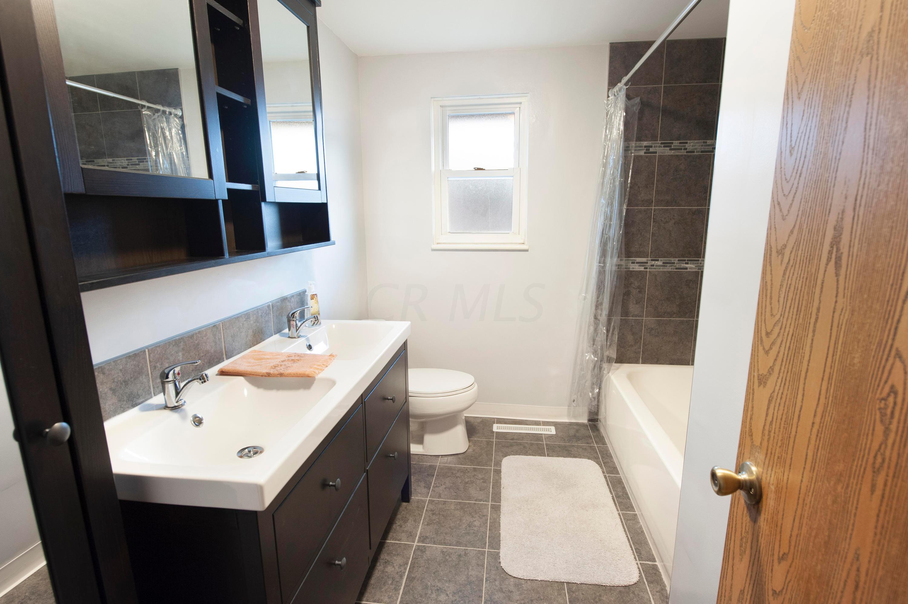 1697 Rosehill Road Reynoldsburg, OH 43068 - Photo 9 of 25