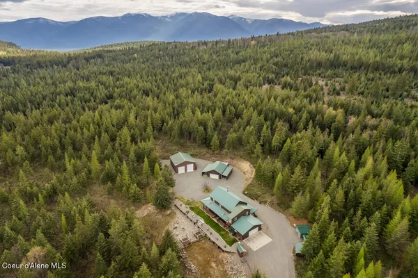 $1,395,000 | 516 Culvert Lane, Bonners Ferry, ID 83805