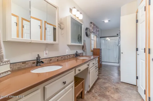 $1,395,000 | 516 Culvert Lane, Bonners Ferry, ID 83805