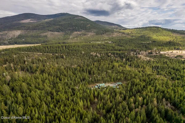 $1,395,000 | 516 Culvert Lane, Bonners Ferry, ID 83805