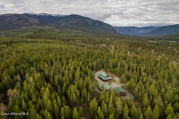 $1,395,000 | 516 Culvert Lane, Bonners Ferry, ID 83805