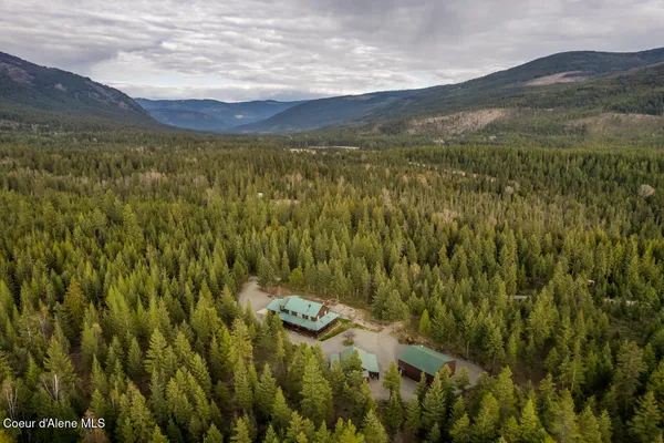 $1,395,000 | 516 Culvert Lane, Bonners Ferry, ID 83805