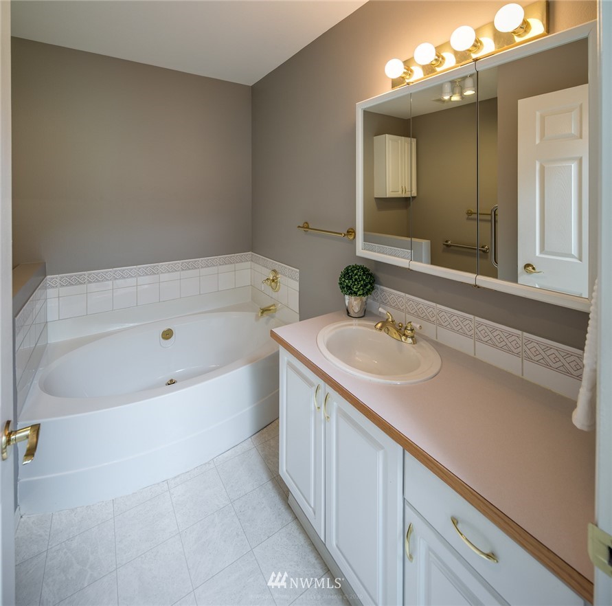 503 West Kellogg Road Bellingham, WA 98226 - Photo 17 of 26 Gallery Image 17