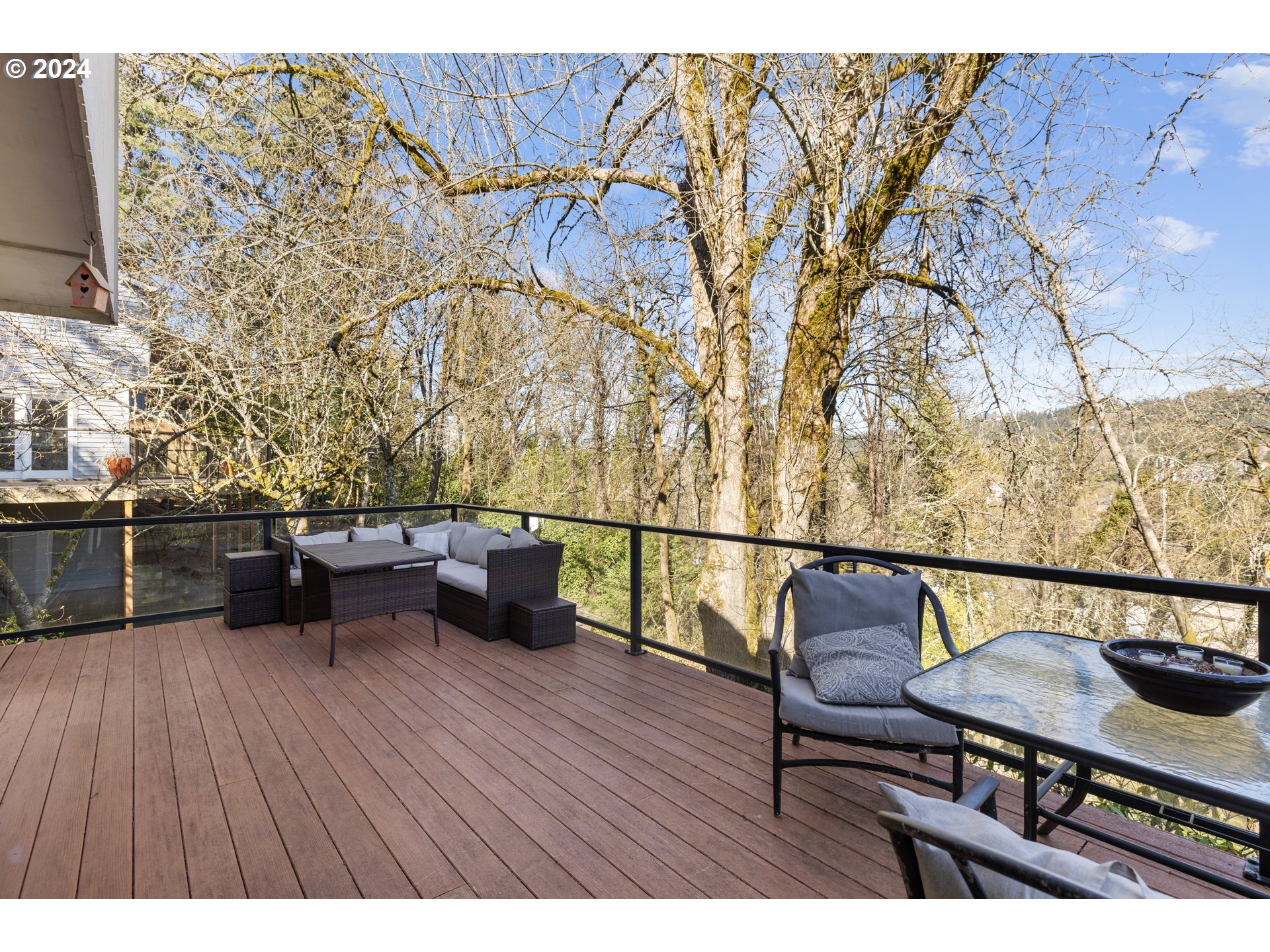 4335 Southwest Cullen Boulevard Portland, OR 97221 - Photo 35 of 46 a terrace with outdoor seating