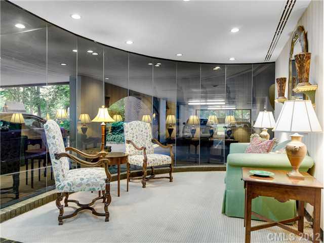 872 Cherokee Road, Unit 7 Charlotte, NC 28207 - Photo 2 of 16 Gallery Image 2