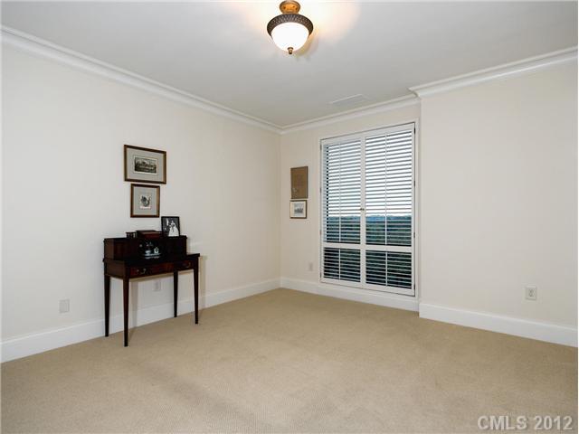 872 Cherokee Road, Unit 7 Charlotte, NC 28207 - Photo 13 of 16 Gallery Image 13