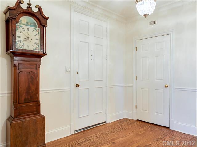 872 Cherokee Road, Unit 7 Charlotte, NC 28207 - Photo 3 of 16 Gallery Image 3