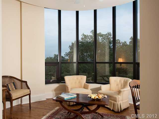 872 Cherokee Road, Unit 7 Charlotte, NC 28207 - Photo 6 of 16 Gallery Image 6