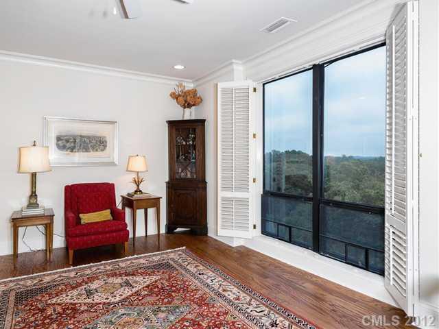 872 Cherokee Road, Unit 7 Charlotte, NC 28207 - Photo 7 of 16 Gallery Image 7
