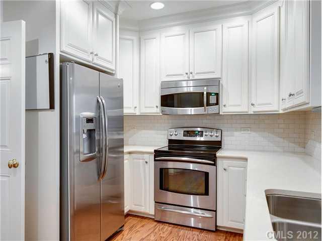 872 Cherokee Road, Unit 7 Charlotte, NC 28207 - Photo 8 of 16 Gallery Image 8