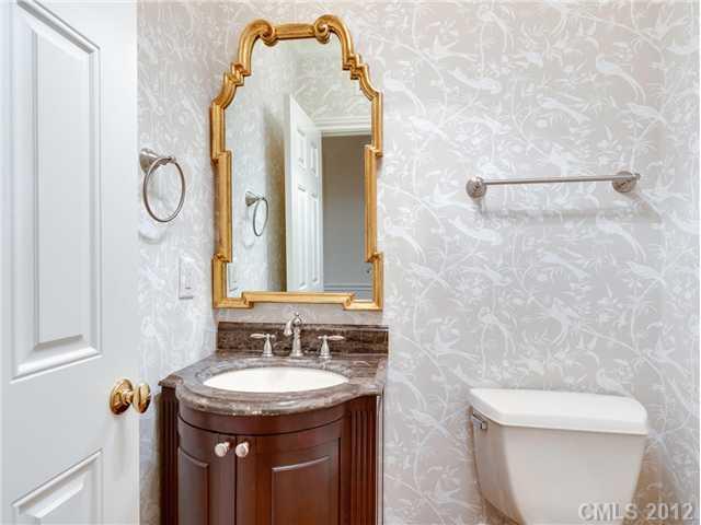 872 Cherokee Road, Unit 7 Charlotte, NC 28207 - Photo 10 of 16 Gallery Image 10