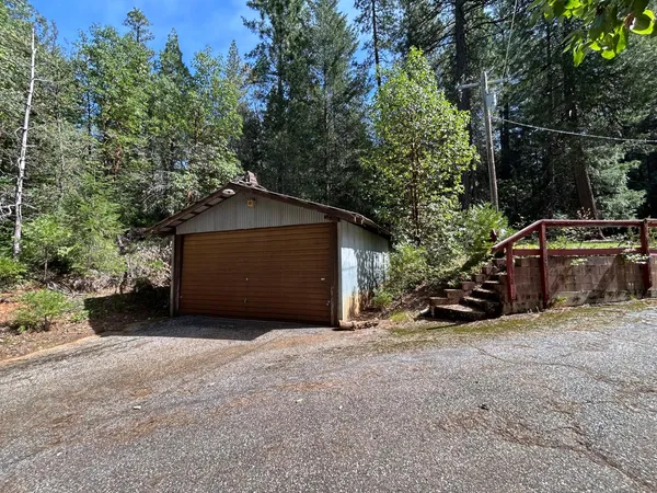 a view of a wooden fence