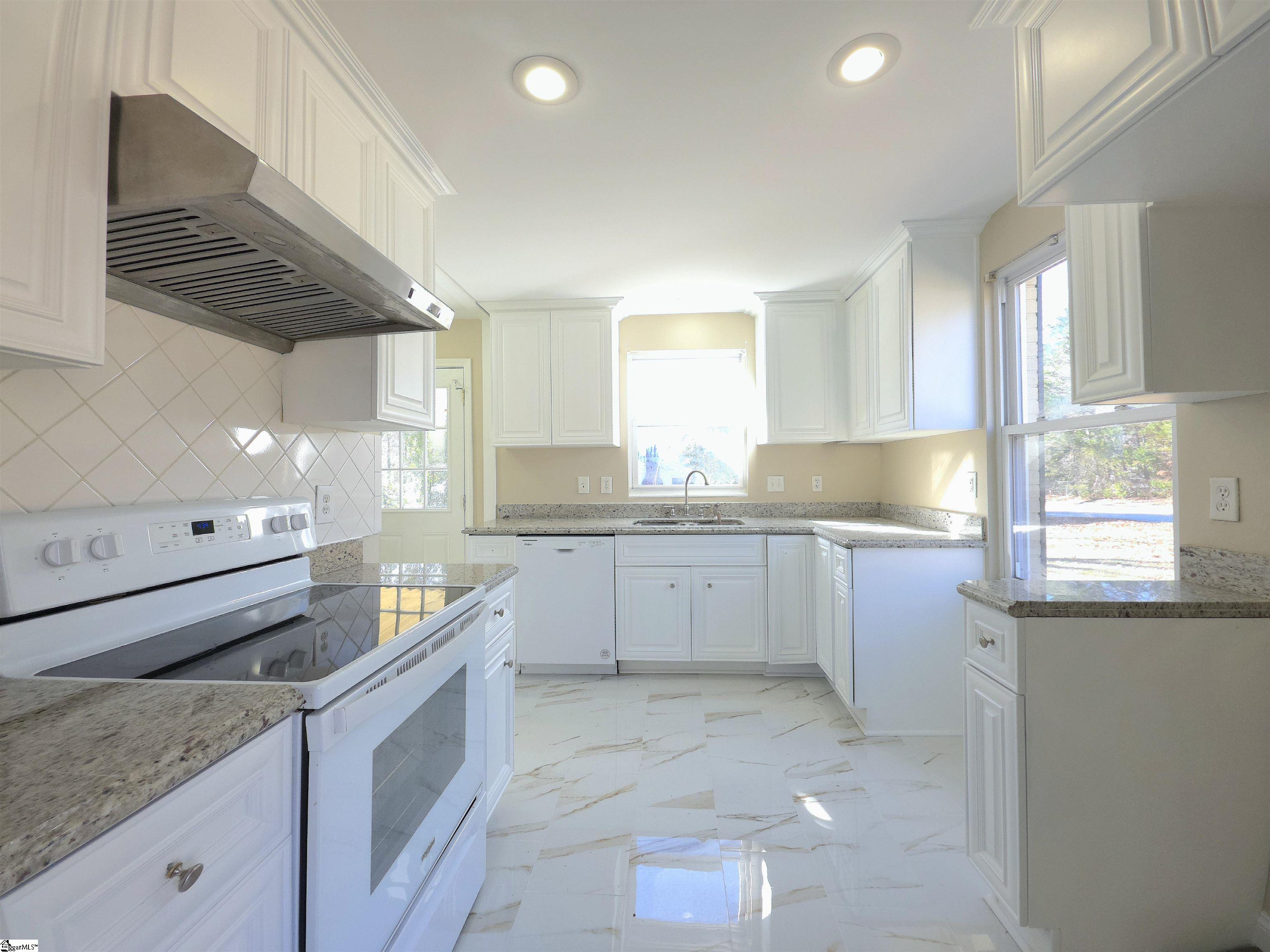 3302 Edwards Road Taylors, SC 29687 - Photo 8 of 35