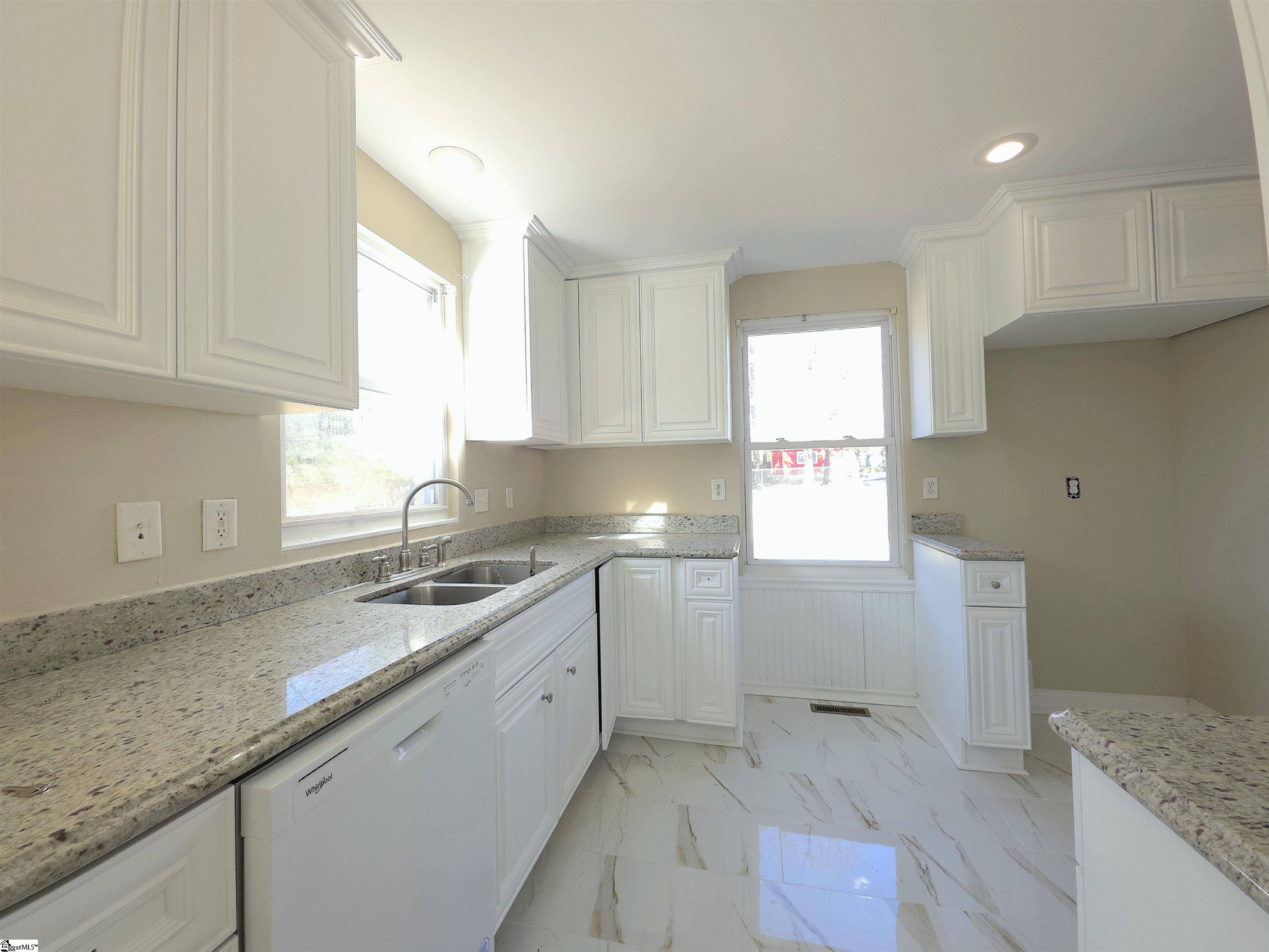 3302 Edwards Road Taylors, SC 29687 - Photo 10 of 35