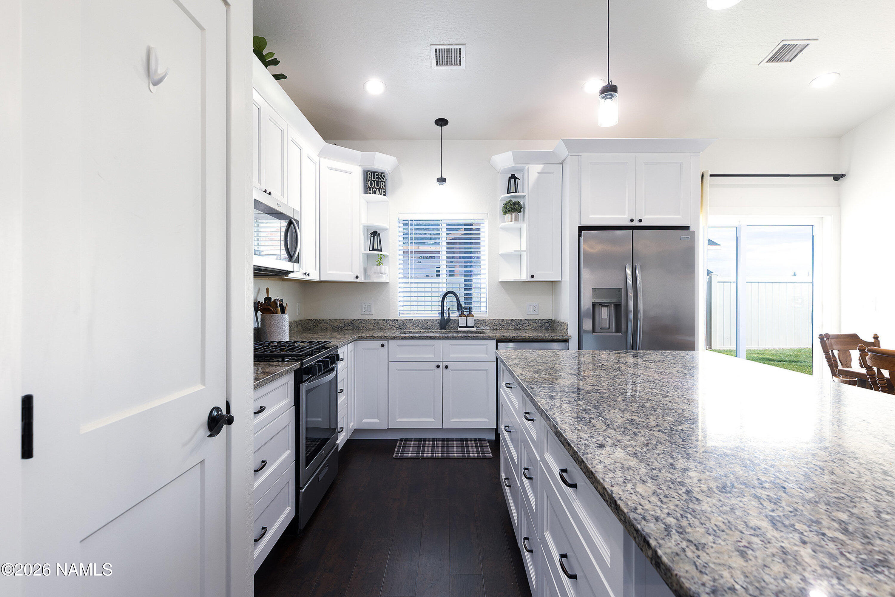 1096 East Adams Street Snowflake, AZ 85937 - Photo 5 of 12 015_photo15_1096_e_adams_st_sf_brandy_75