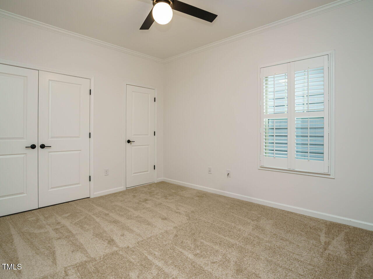 5514 Wade Park Boulevard Raleigh, NC 27607 - Photo 24 of 31 an empty room with windows