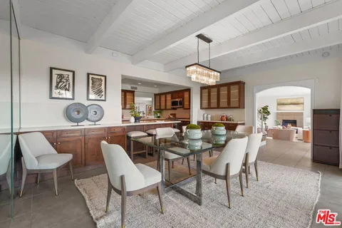 a view of a livingroom and dining room