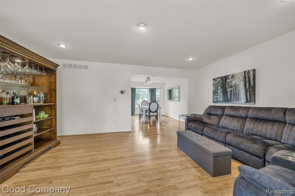 35750 Fredericksburg Road Farmington Hills, MI 48331 - Photo 9 of 30