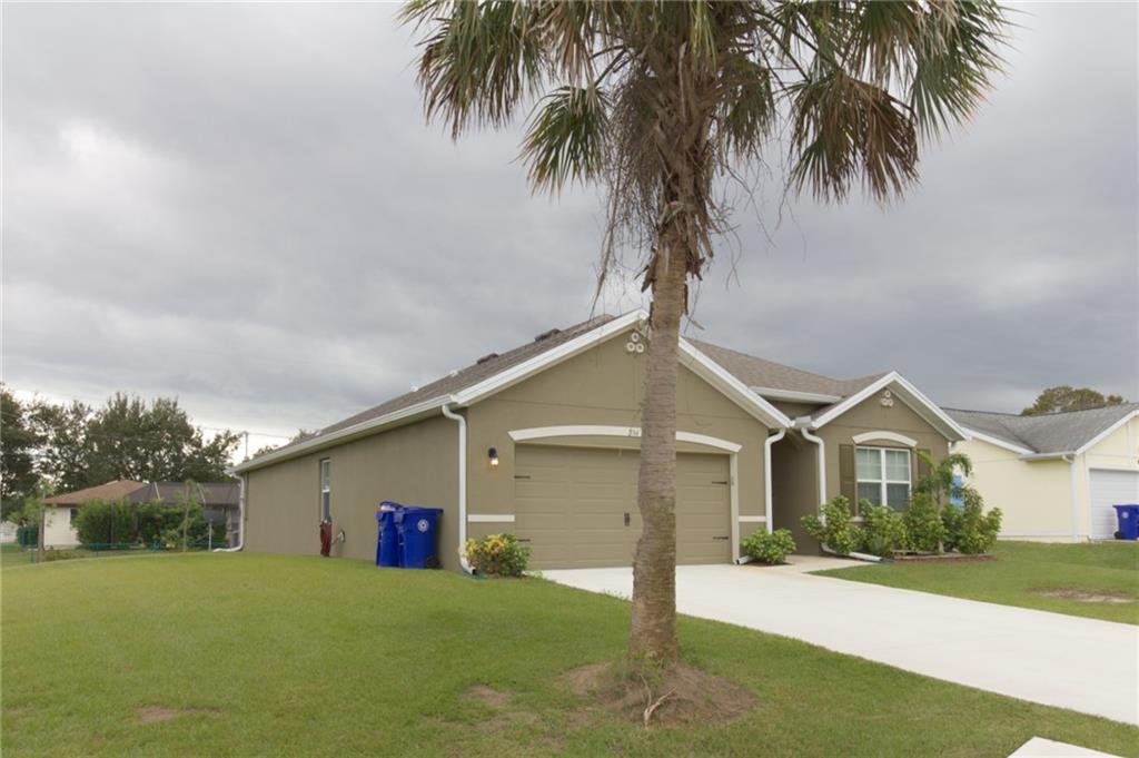 851 Foster Avenue Sebastian, FL 32958 - Photo 4 of 36