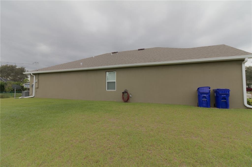 851 Foster Avenue Sebastian, FL 32958 - Photo 6 of 36