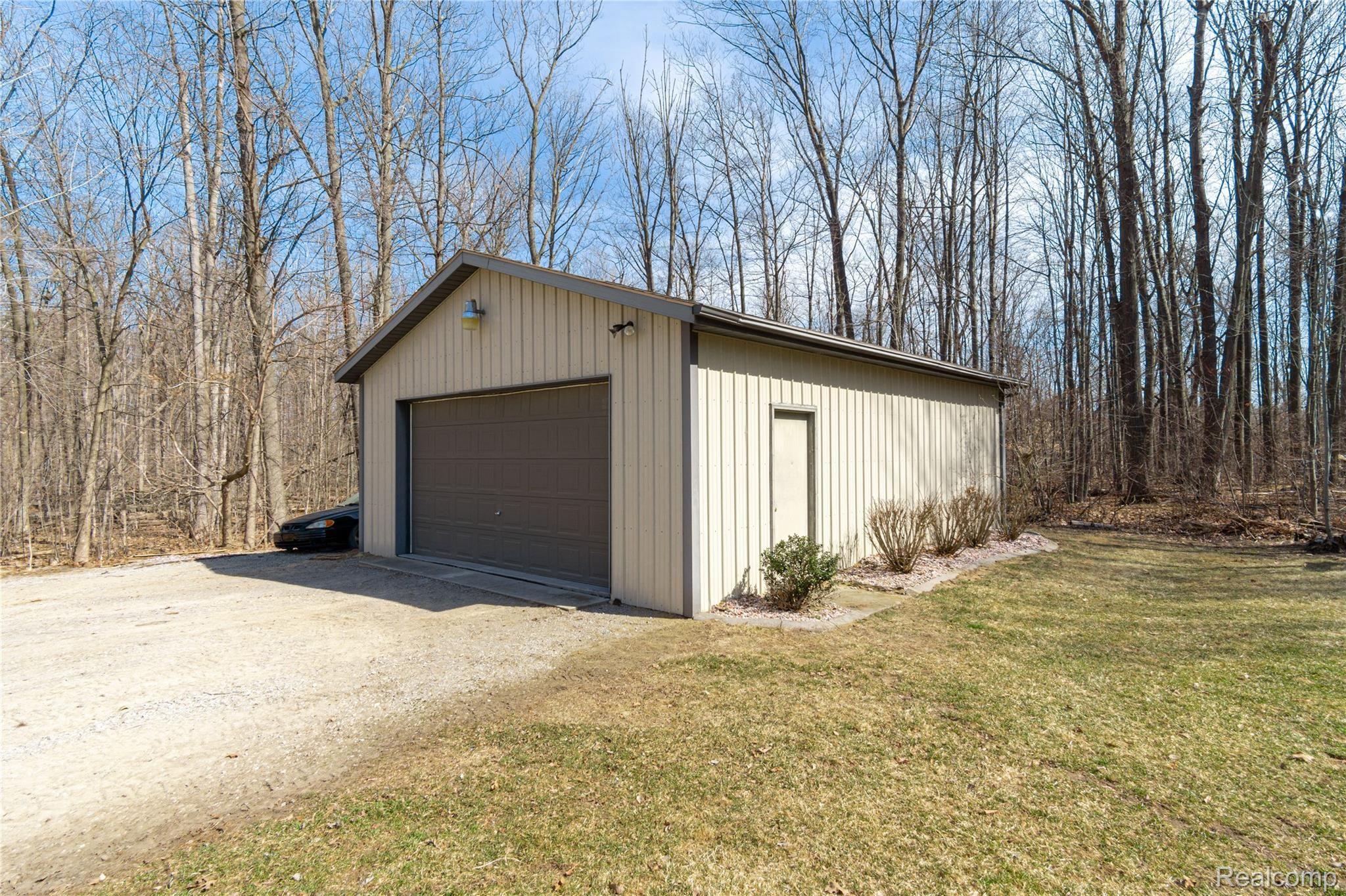 10357 Maple Road Birch Run, MI 48415 - Photo 35 of 43 Exteriors (12 of 26).jpg