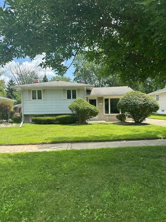 $170,000 | 17871 Locust Street, Lansing, IL 60438