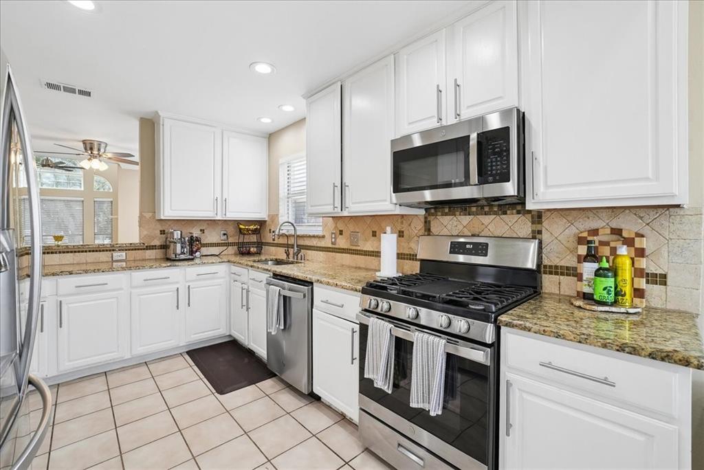 3173 Riverside Drive Carrollton, TX 75007 - Photo 14 of 31