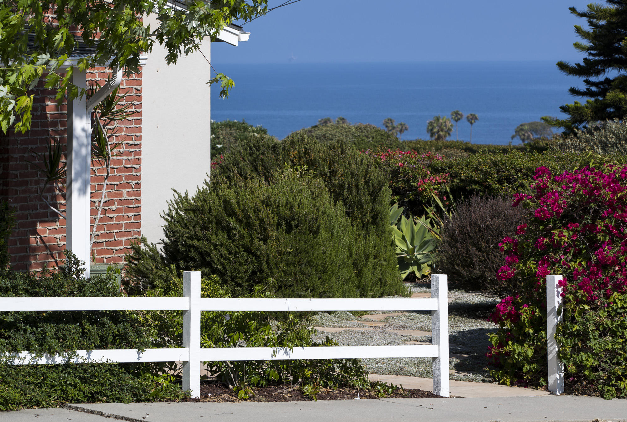 404 Terrace Road Santa Barbara, CA 93109 - Photo 4 of 22 Front