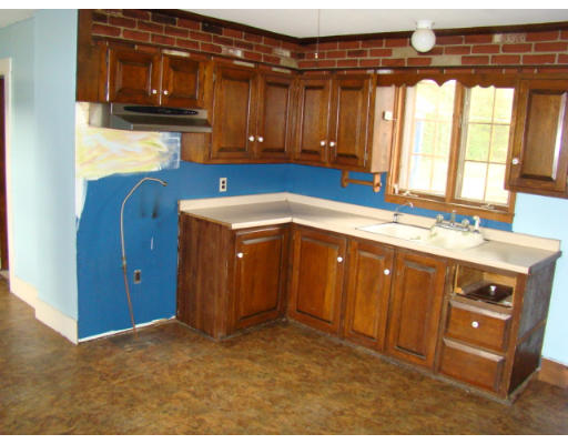 37 Brookfield Road Brimfield, MA 01010 - Photo 4 of 13