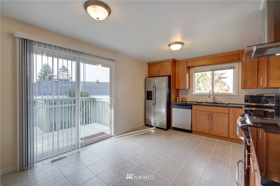 2617 Northeast 18th Street Renton, WA 98056 - Photo 5 of 18