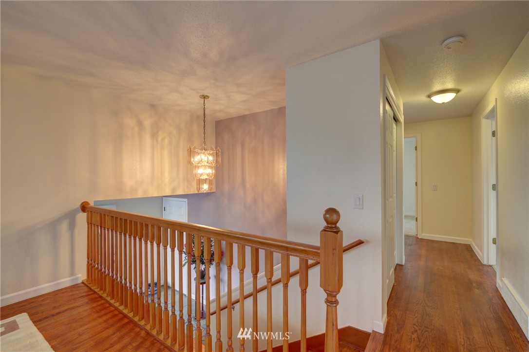 2617 Northeast 18th Street Renton, WA 98056 - Photo 8 of 18