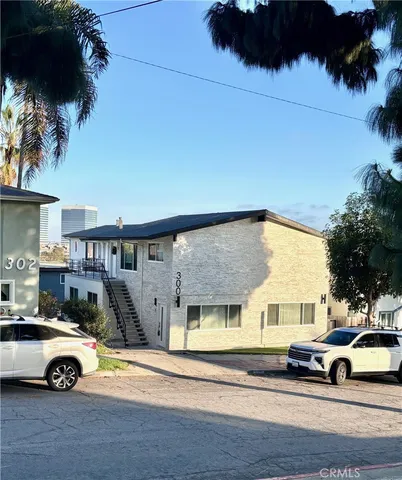 $4,500 | 300 Maryland Street, Unit 1, El Segundo, CA 90245