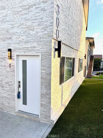 $4,500 | 300 Maryland Street, Unit 1, El Segundo, CA 90245