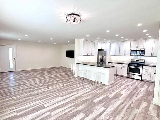 $4,500 | 300 Maryland Street, Unit 1, El Segundo, CA 90245