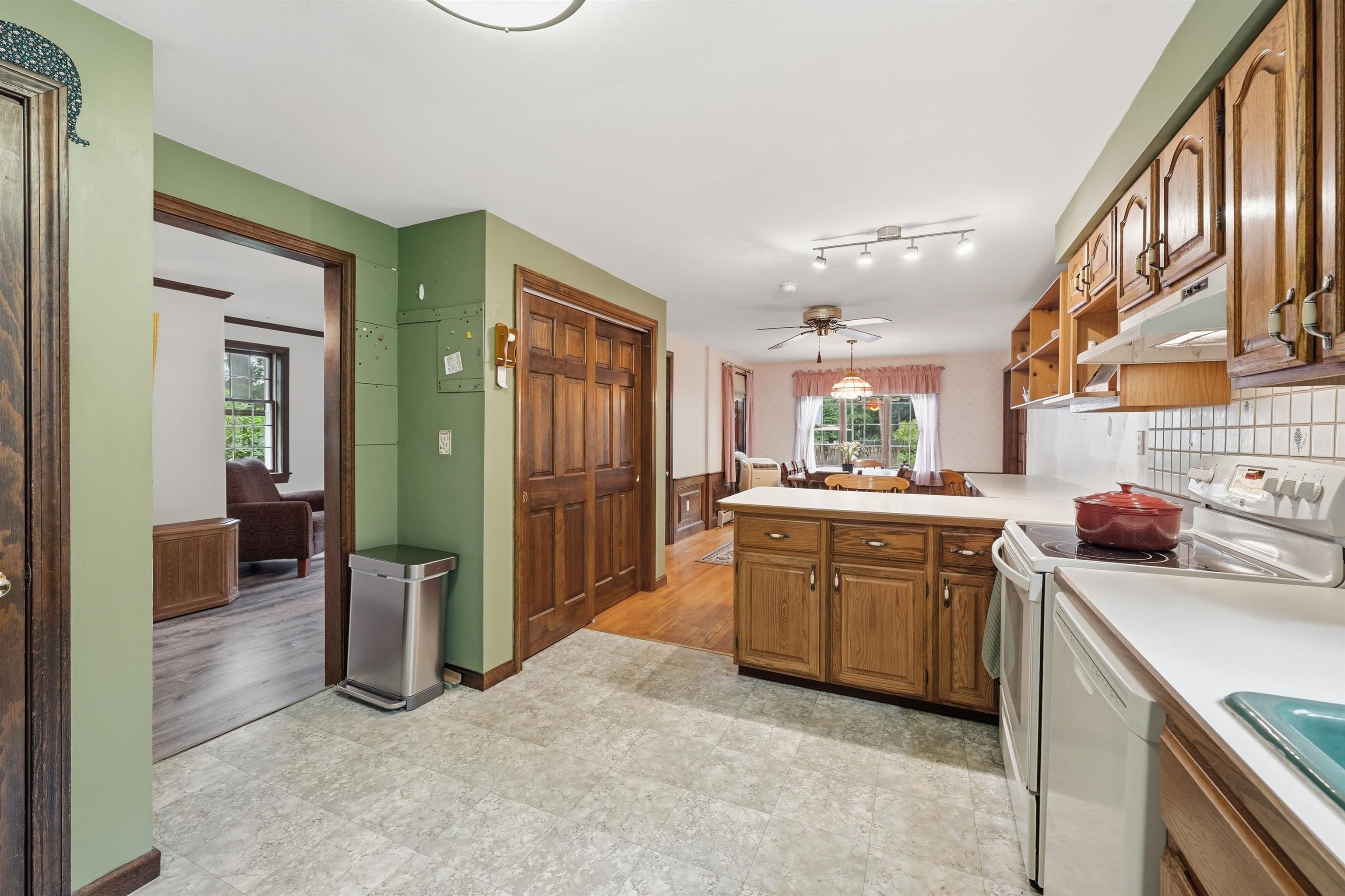62 Wire Road Merrimack, NH 03054 - Photo 8 of 40 Gallery Image 8