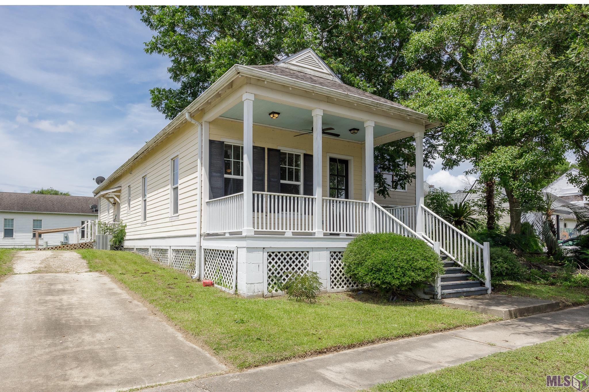 9352 Martinique Drive Baton Rouge, LA 70810 - Photo 1 of 21