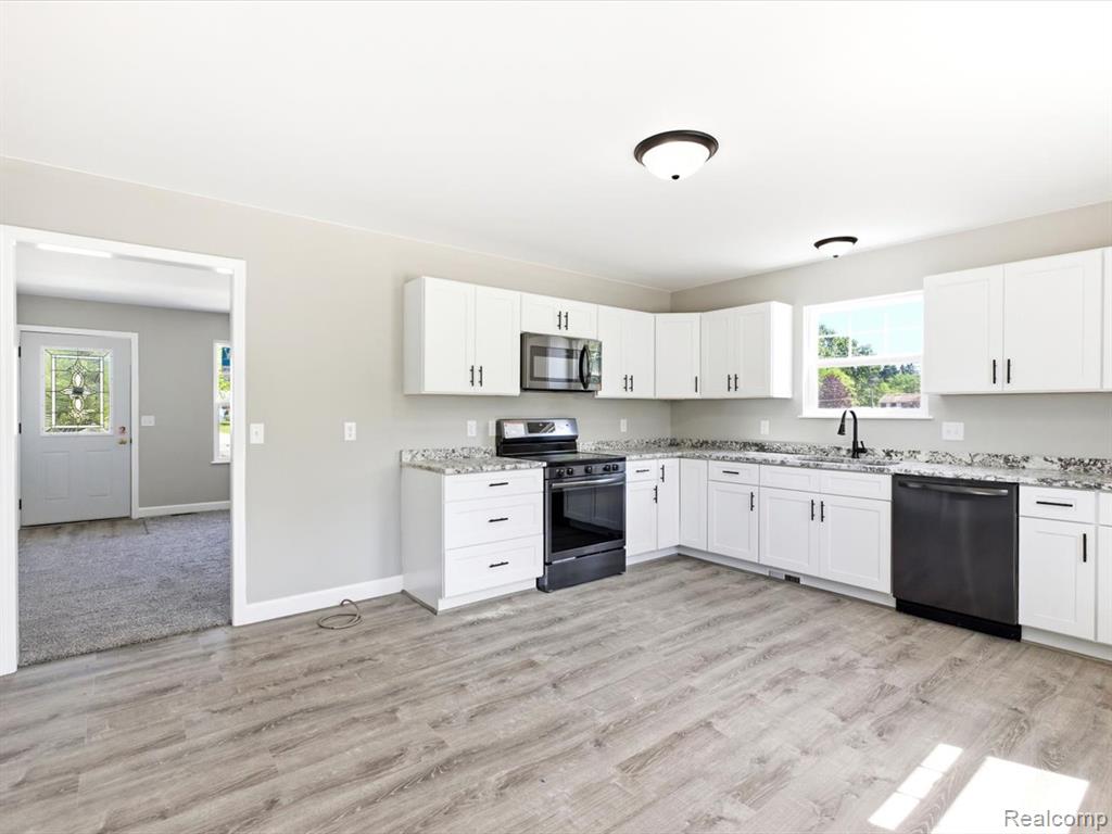 2941 Beach Road Port Huron, MI 48060 - Photo 12 of 30