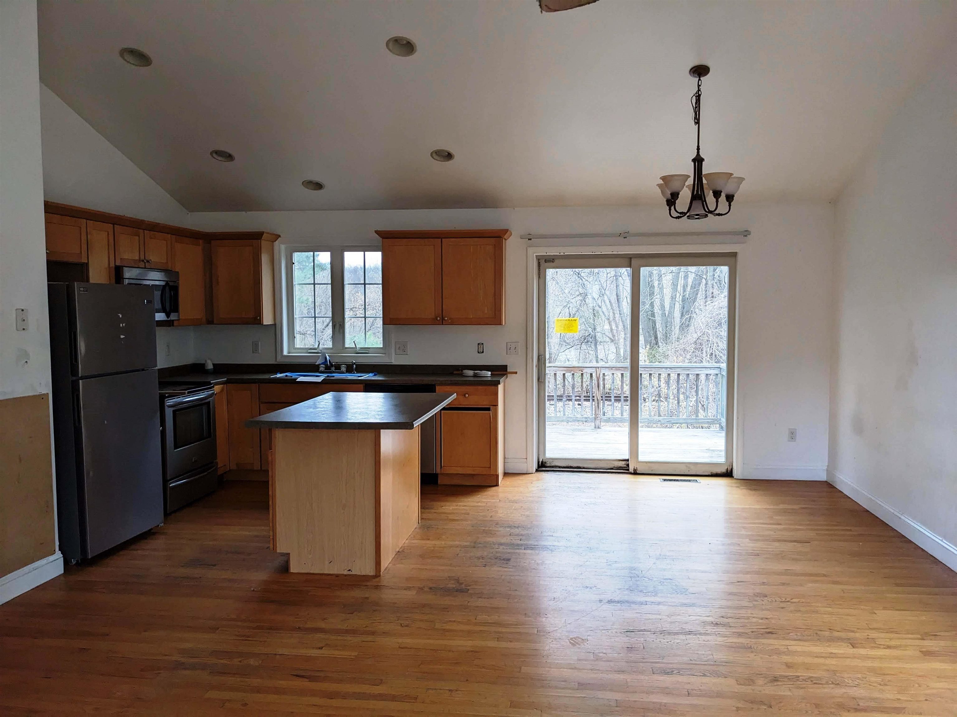80 Crescent Road Manchester, NH 03103 - Photo 11 of 13 Gallery Image 11