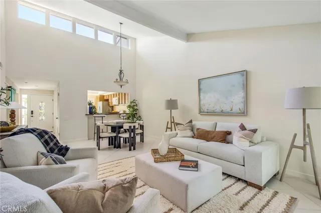 $1,249,000 | 19809 Windjammer Lane, Huntington Beach, CA 92648